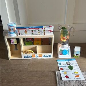 Melissa & Doug Wooden Slice & Stack Sandwich Deli Counter & Smoothie Making Sets